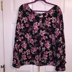 NO COMMENT juniors size 3x bell sleeved blouse NWT